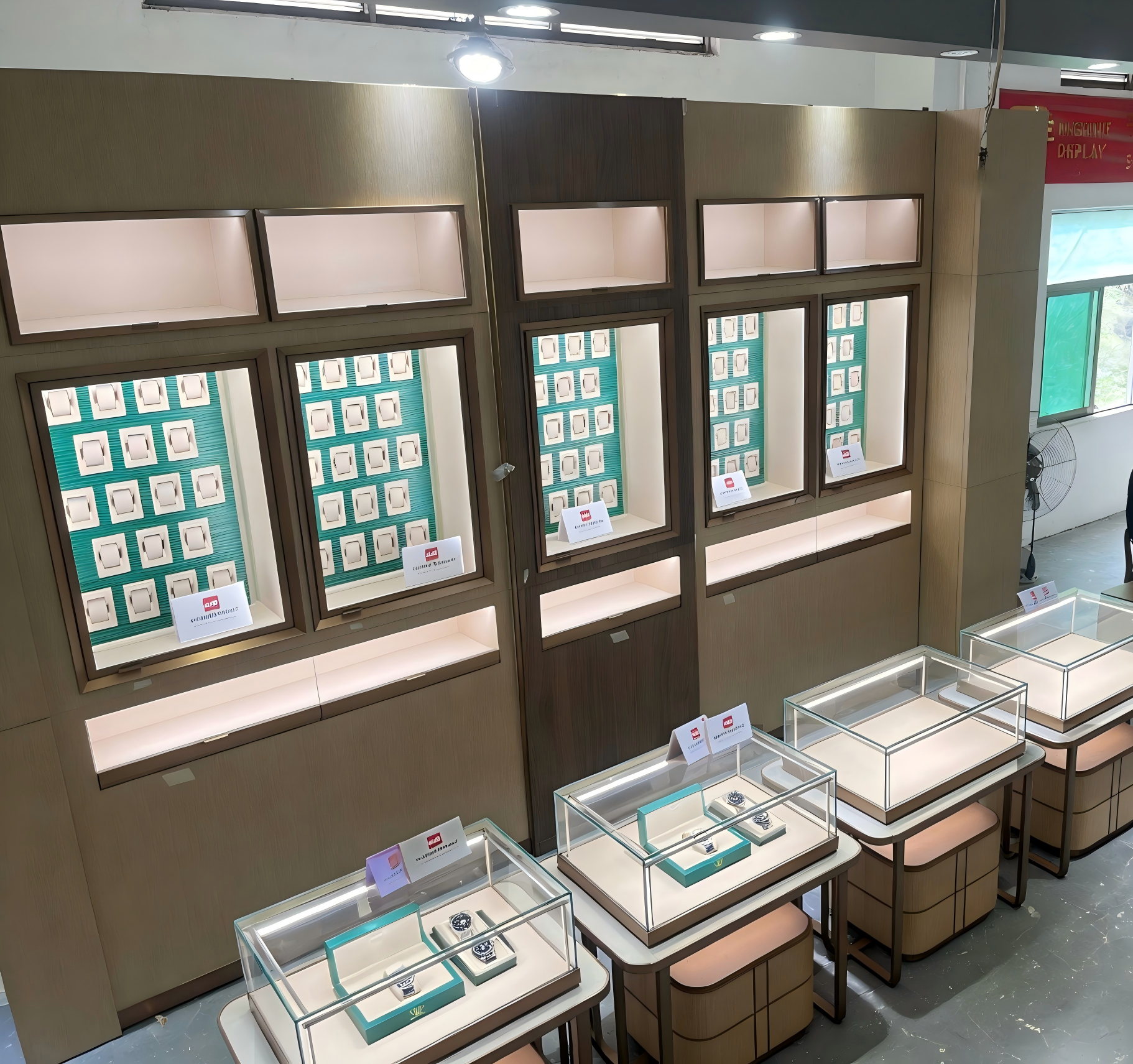 生成展示柜图片 (10).png