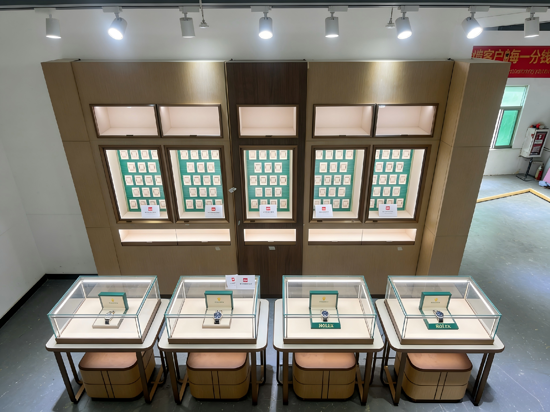 生成展示柜图片 (9).png