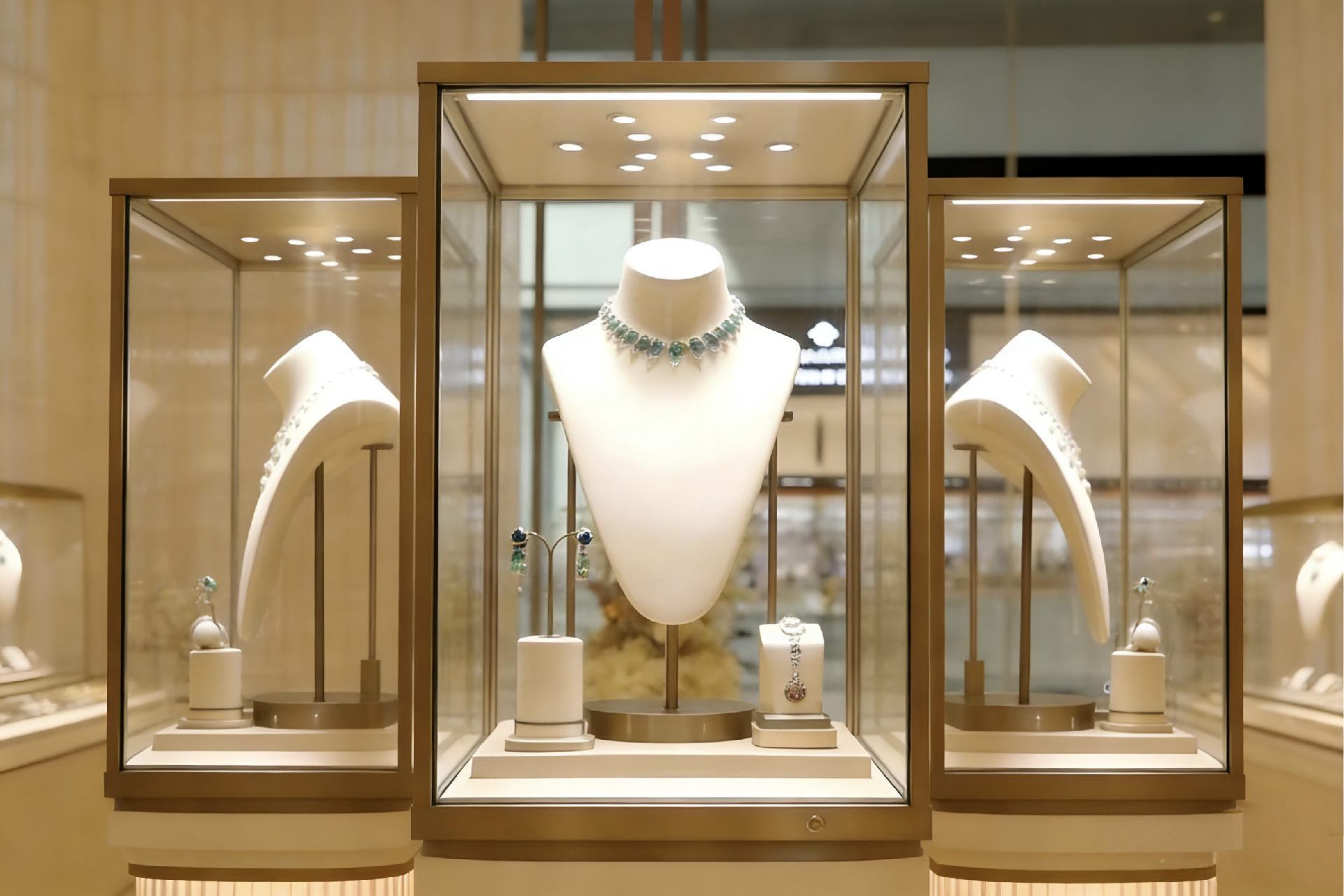 Elegant Luxury Jewelry Store Interior Design
