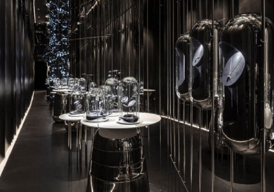 Black Opulence: Jewellery Cabinet Design