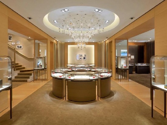 Elegant Luxury Jewelry Store Design