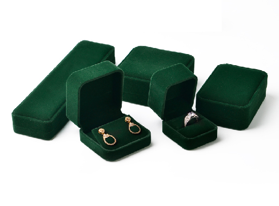 Eco-Friendly Aurora Noir Jewelry Display Showcase