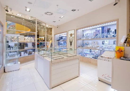 Minimalist Jewelry Store Design: Less Is More for Sophisticated Brands