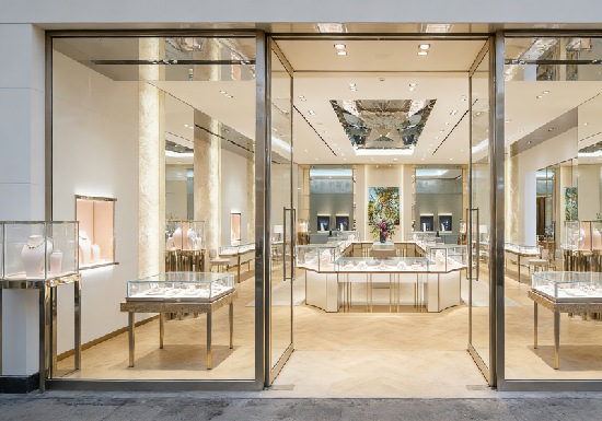 Eco-Luxury Jewelry Displays: Where Sustainability Meets Sophistication