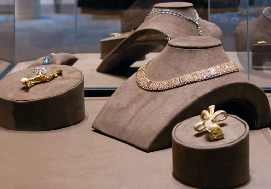 Premium Luxury Jewelry Display Props