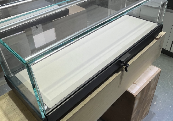 Minimalist Frameless Glass Jewelry Showcase with Integrated Lock