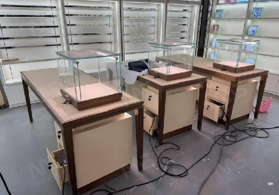 Warm Bronze & Beige Desk-Type Jewelry Display