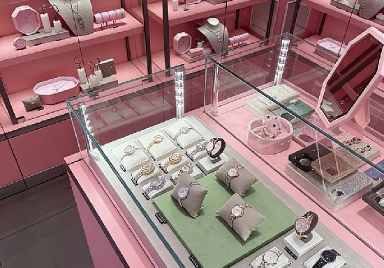 Pink theme jewelry interior design  — awakens beauty and touches customers' girly hearts.