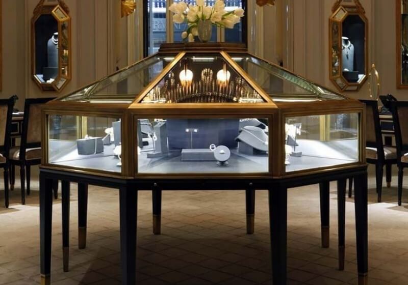 Luxury Octagonal Jewelry Display Case with Brass Frame for High-End Boutiques