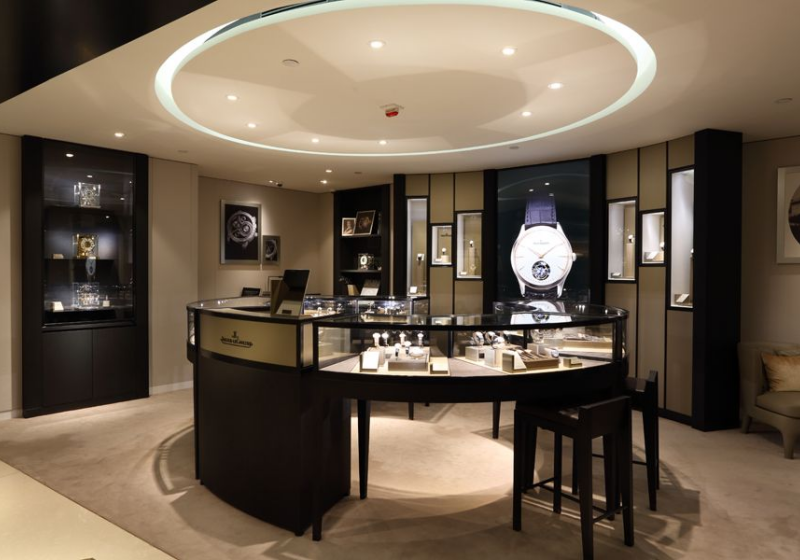 Certified Pre-Owned Bucherer Display Case: Elevate Your Luxury Showroom