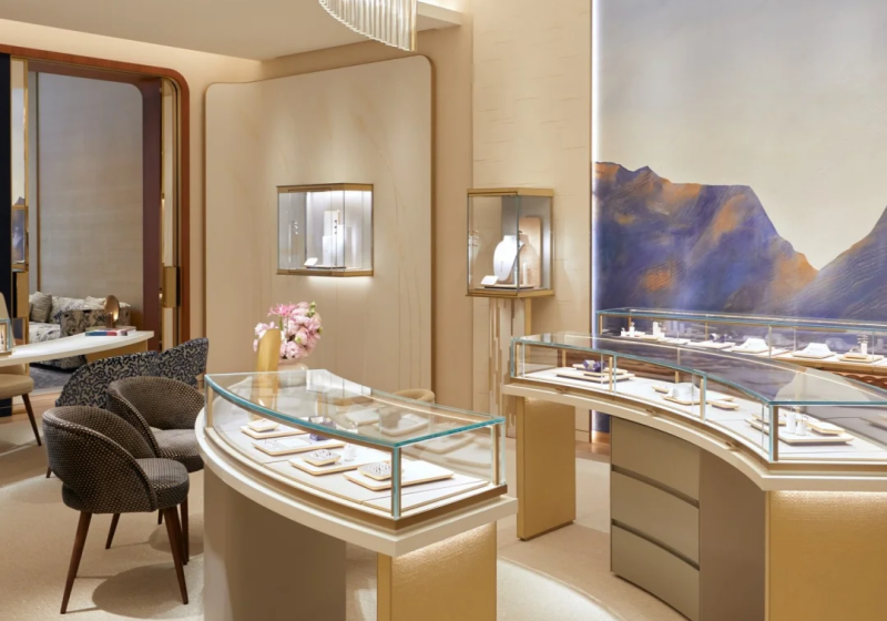 High-End Boutique Showcases Factory Direct