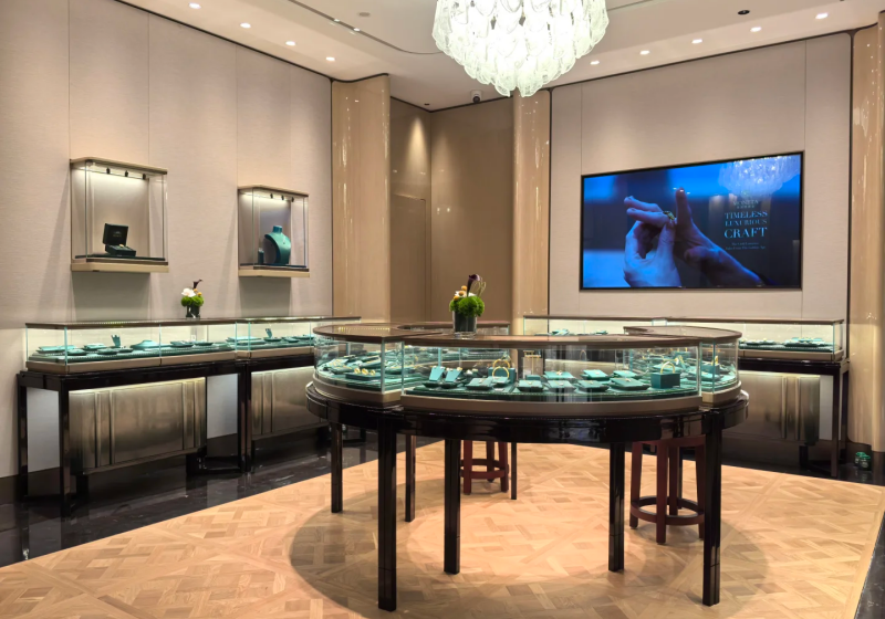 Luxury Jewelry Store Display Cases