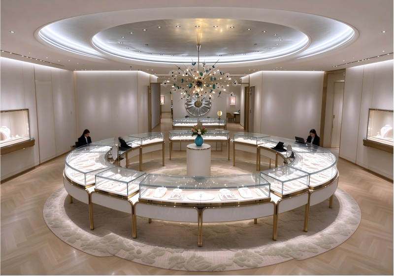 Modern Luxury Jewelry Showroom & Custom Connected Curved Jewelry Display Cabinets