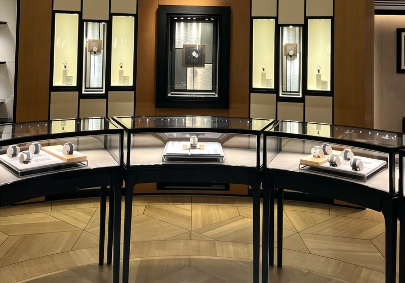 High-end Watch and Jewelry Showroom Complete Customization